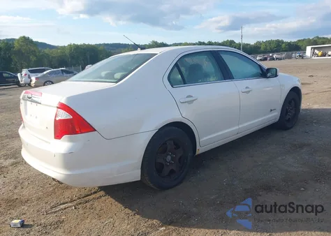 2010 Ford Fusion Hybrid z USA, uszkodzony, nr VIN 3FADP0L37AR176912